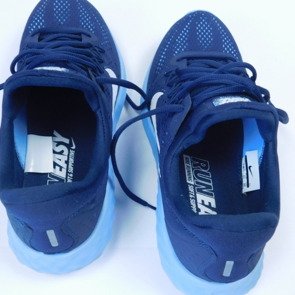 Nike women's sneakers - Picture 3 of 3